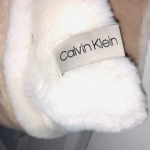 Calvin Klein scarf - Picture 5 of 6